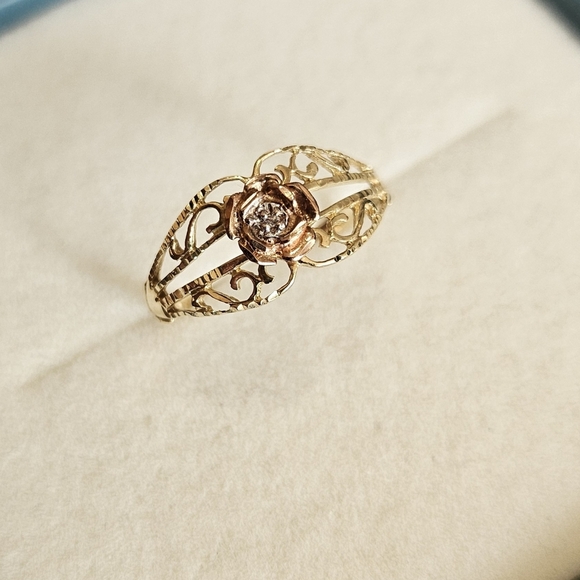 10K Tri Color Gold Rose Filigree Ring 6.75 - Picture 7 of 8